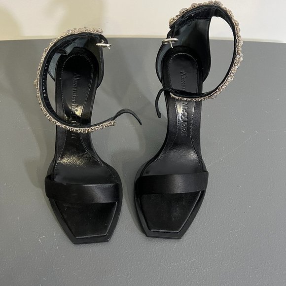 NWOT ALEXANDER MCQUEEN Crystal Strap Sandal in Black/Crystal/Silver (Size 37) - Picture 3 of 12